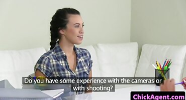 sex lin shuci Một kẻ lừa đảo ukraine quyến rũ một người bạn sex trên xe và liếm tinh trùng.